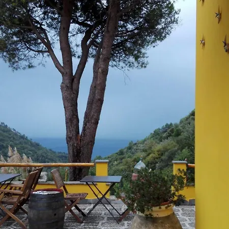 Alloggio per agriturismo Costa Di Campo Vernazza